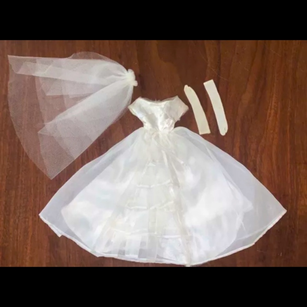 SOLD DO NOT BUY Vintage Barbie 1960 Brides  DREAM #947 Wedding outfit